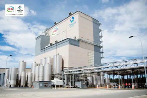 伊利“进博时间”再启幕 九大世界级产品引期待，启黄中学共襄健康盛举